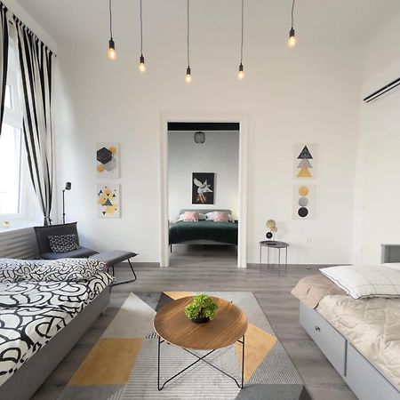R&R Central Apartment Budapest Ngoại thất bức ảnh