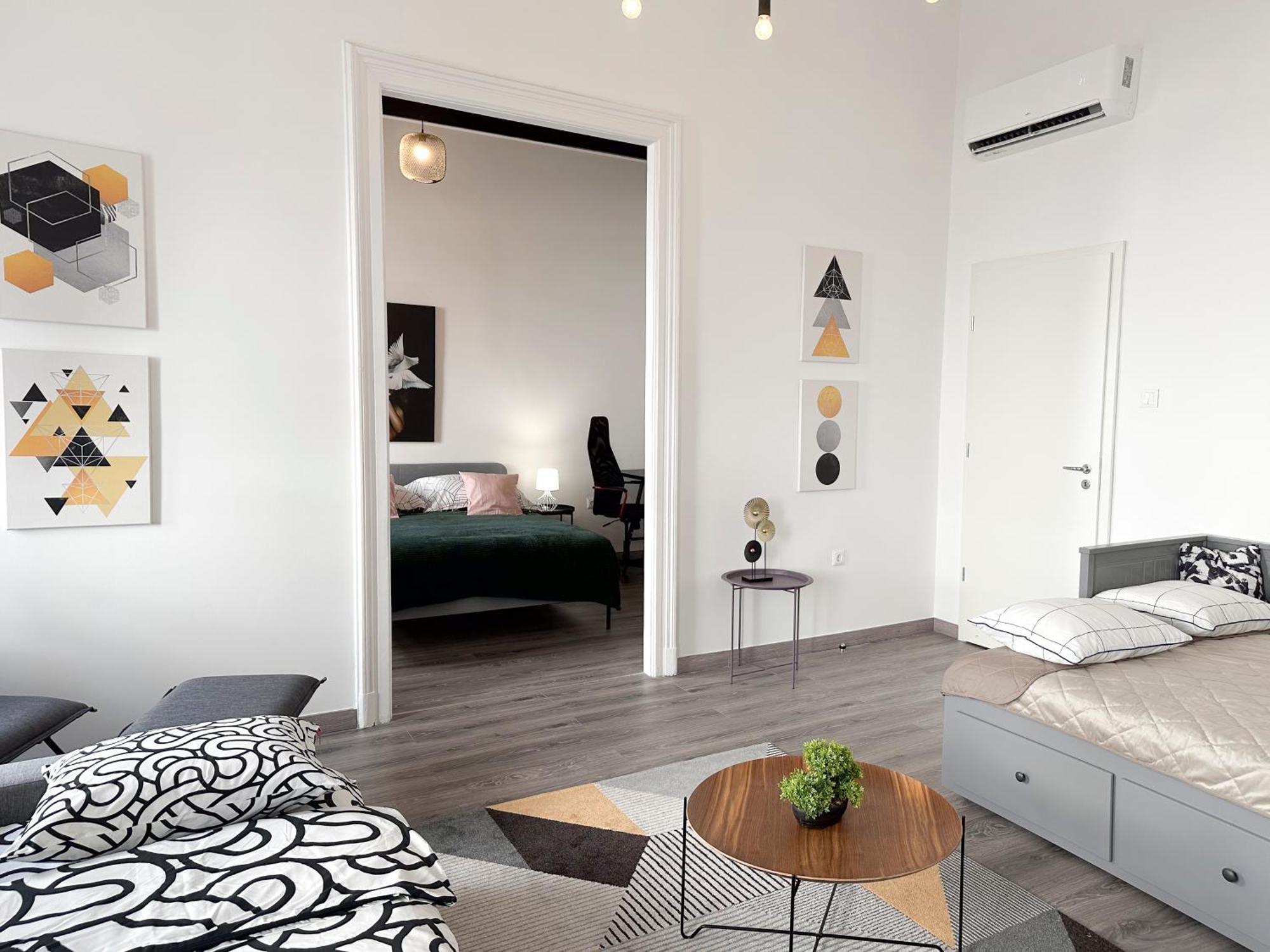 R&R Central Apartment Budapest Ngoại thất bức ảnh