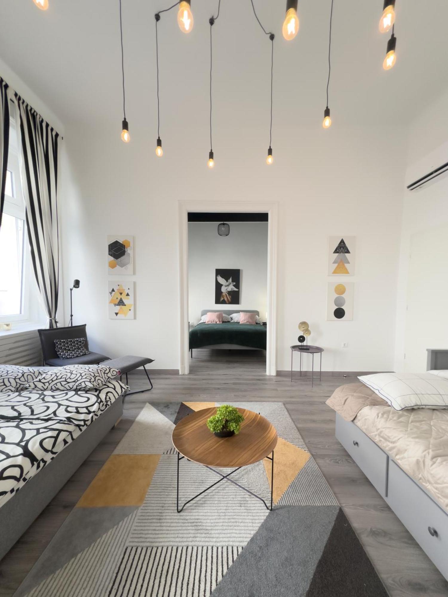 R&R Central Apartment Budapest Ngoại thất bức ảnh