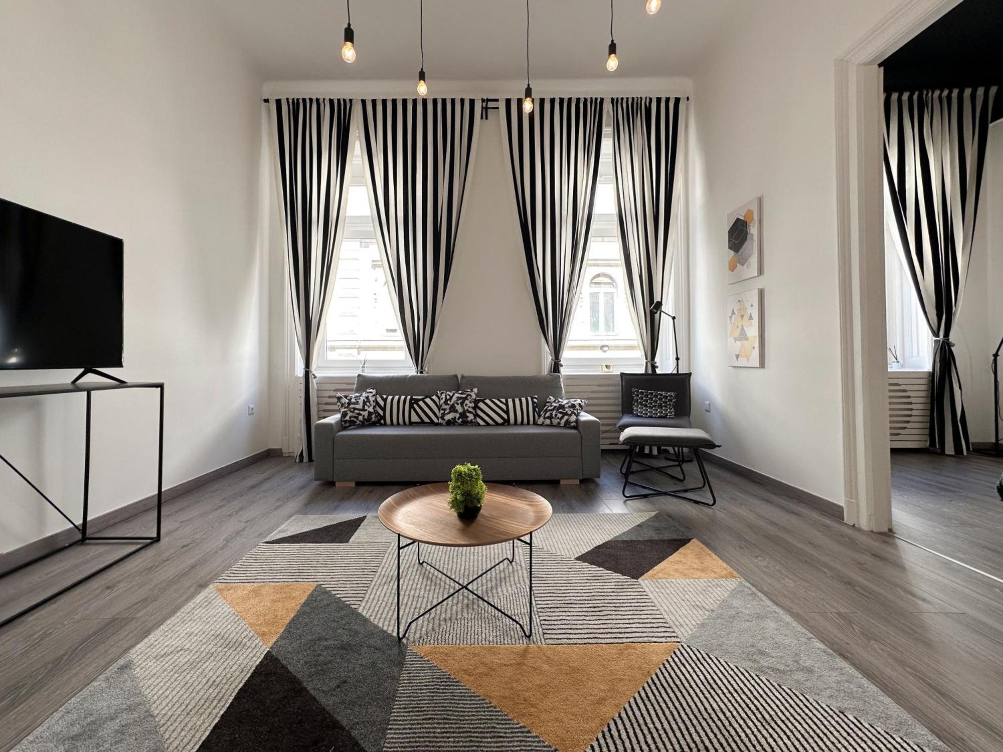 R&R Central Apartment Budapest Ngoại thất bức ảnh