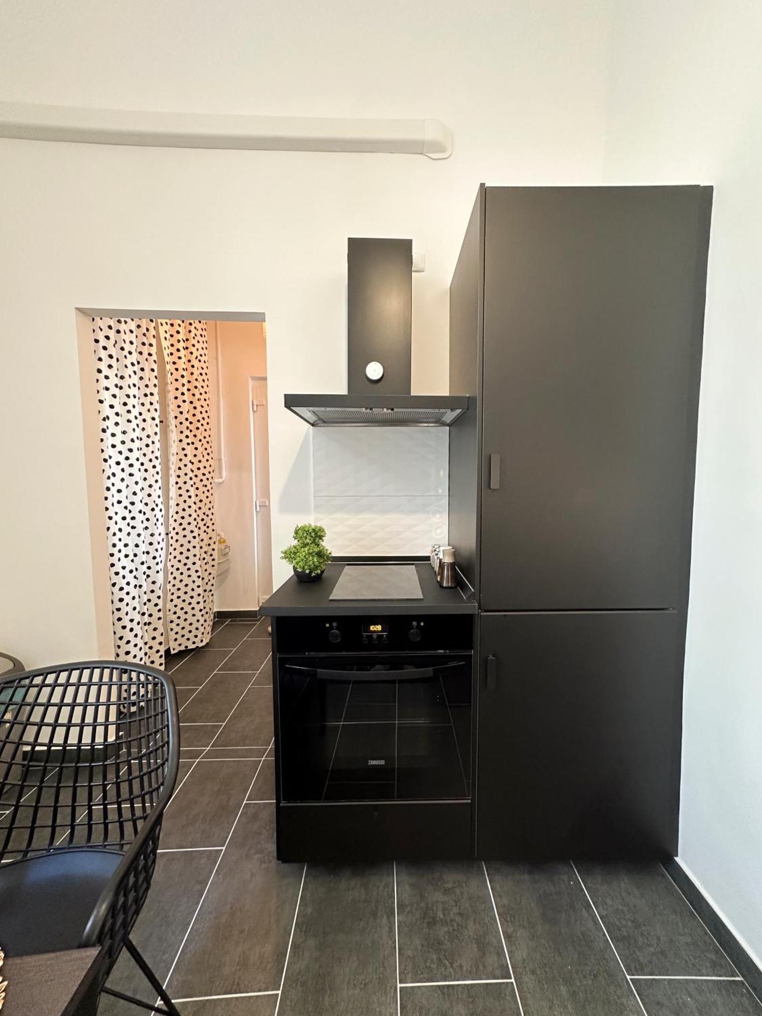 R&R Central Apartment Budapest Ngoại thất bức ảnh