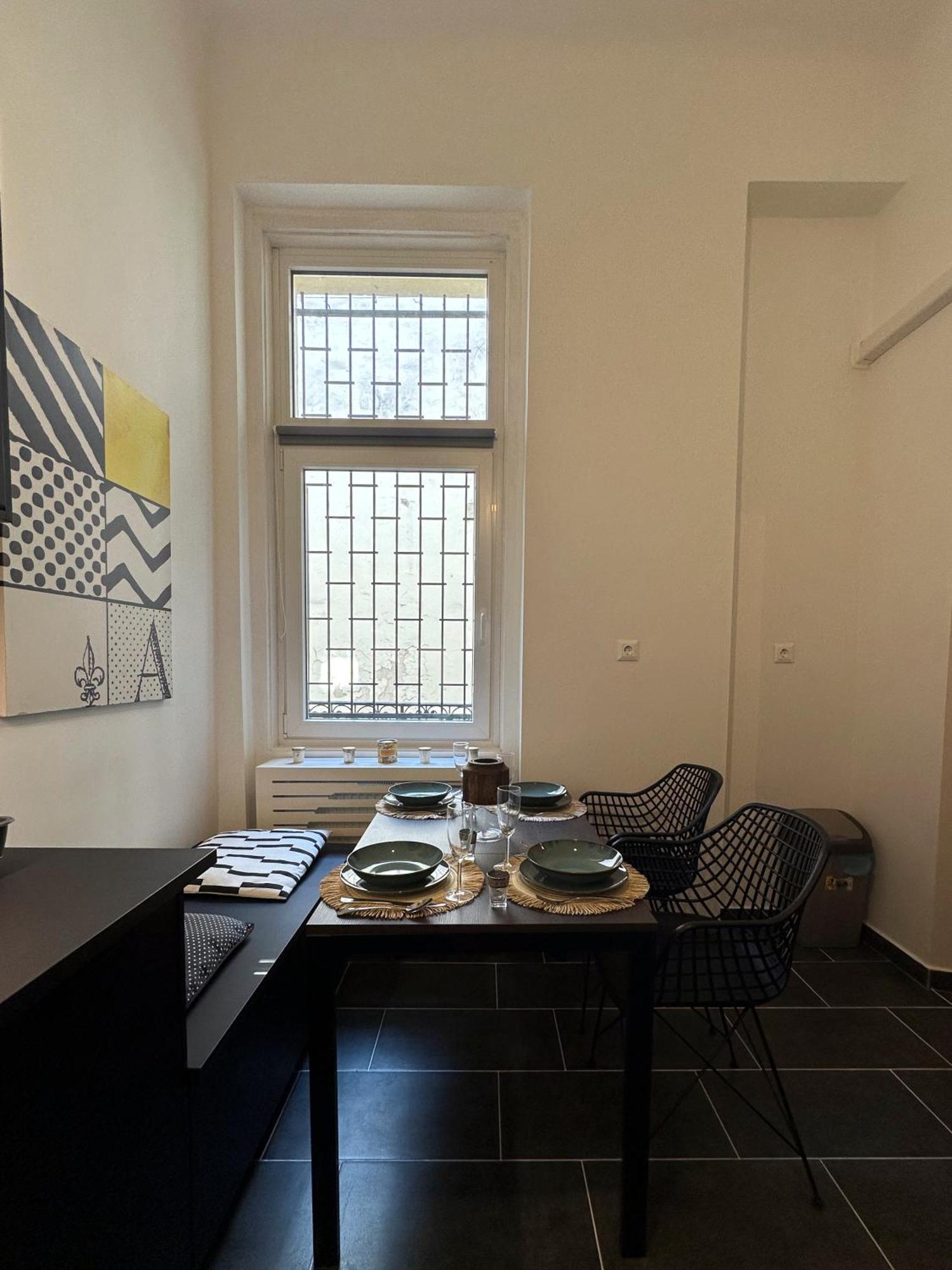 R&R Central Apartment Budapest Ngoại thất bức ảnh