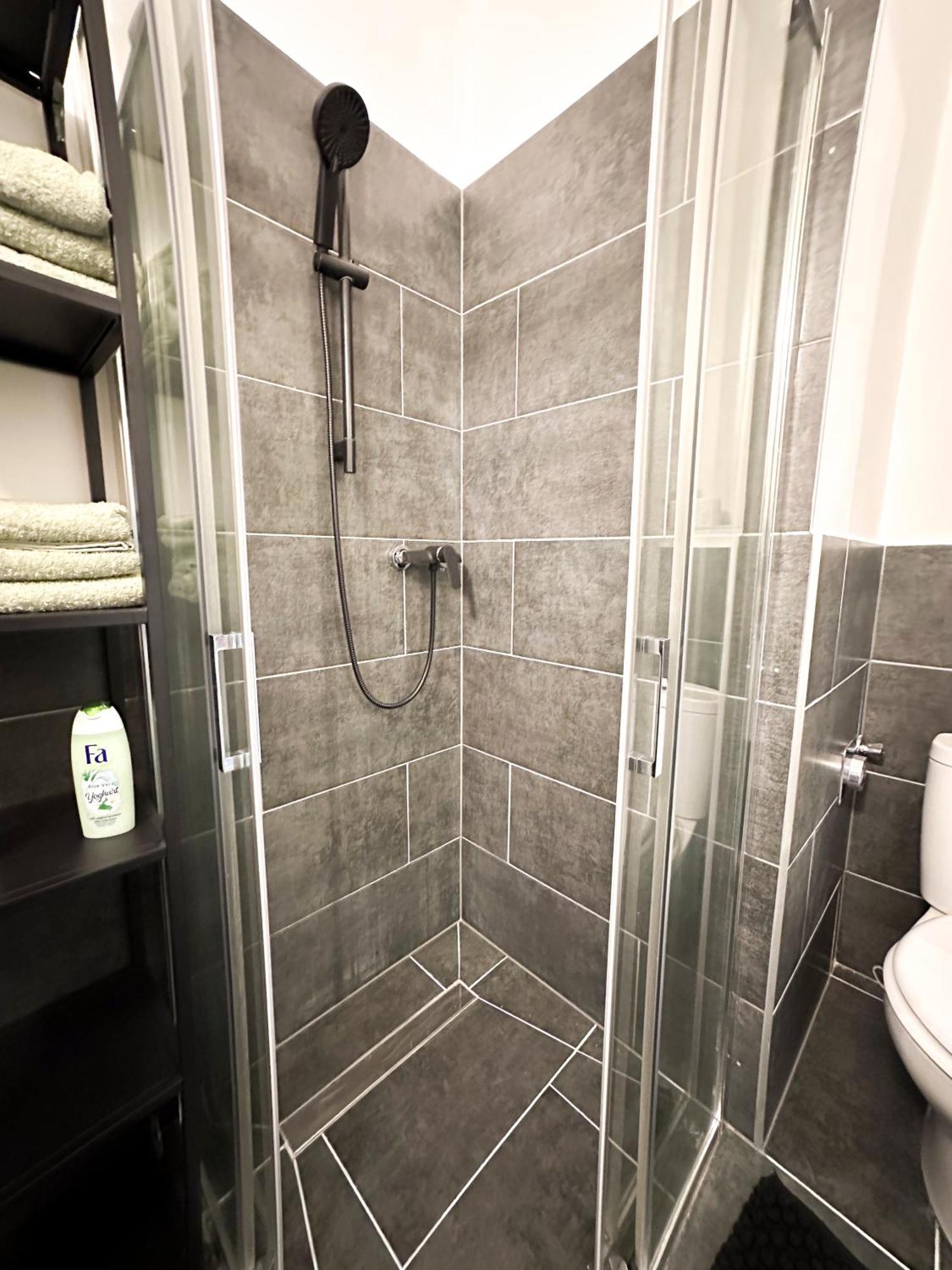 R&R Central Apartment Budapest Ngoại thất bức ảnh